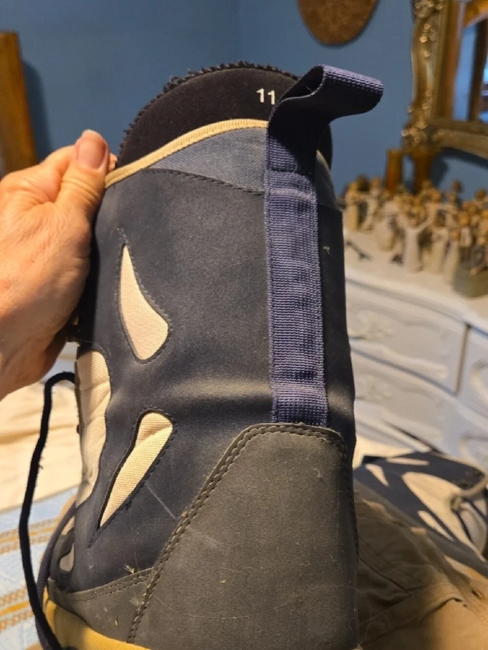 Men's Tan and Gray Snowboard Boots
